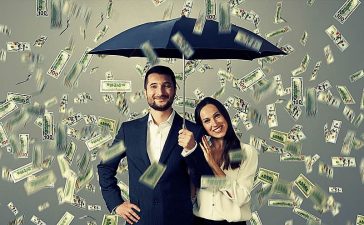 Cuando tu negocio crece, también puedes contratar a gente que te ayude, permitiéndote aún más tiempo. Una mejor mentalidad sobre el dinero...